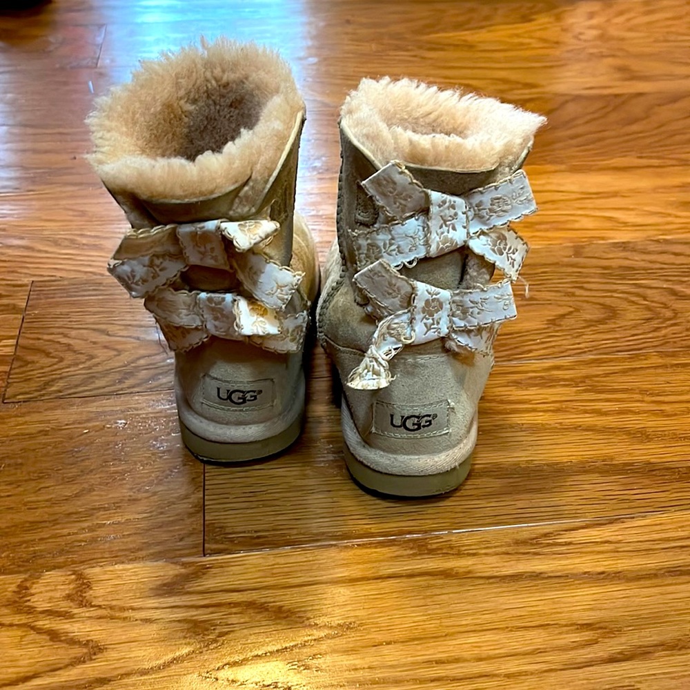 Ugg boots girls
